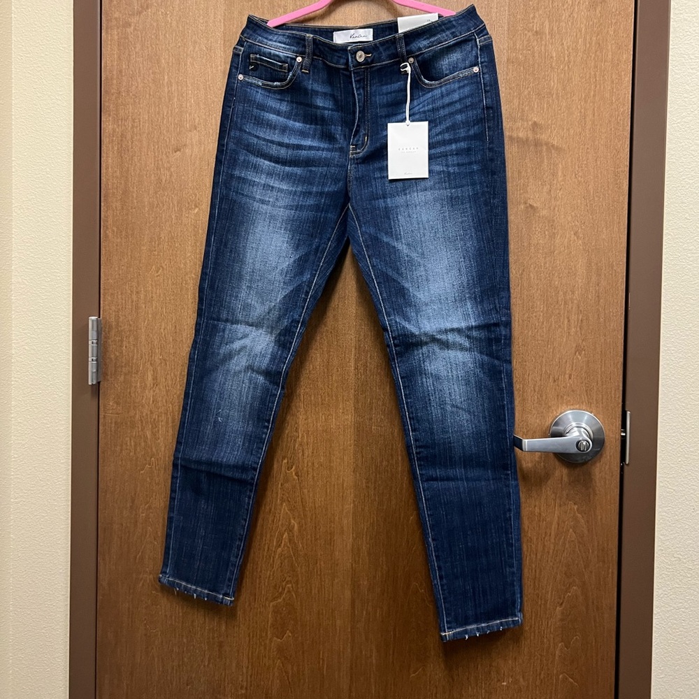 KanCan mid rise super skinny in size 15/31